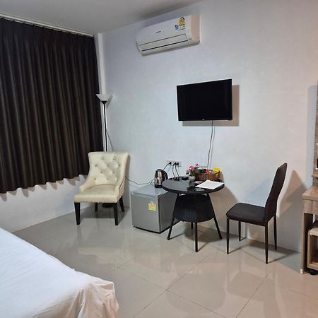 Dorothys Hotel Патая Екстериор снимка