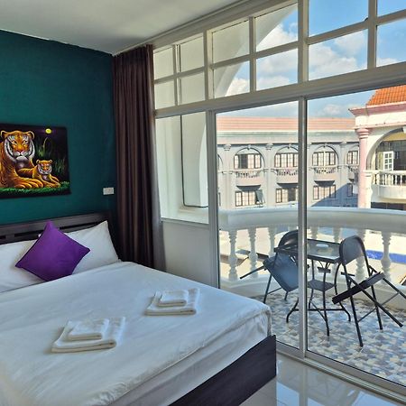 Dorothys Hotel Патая Екстериор снимка