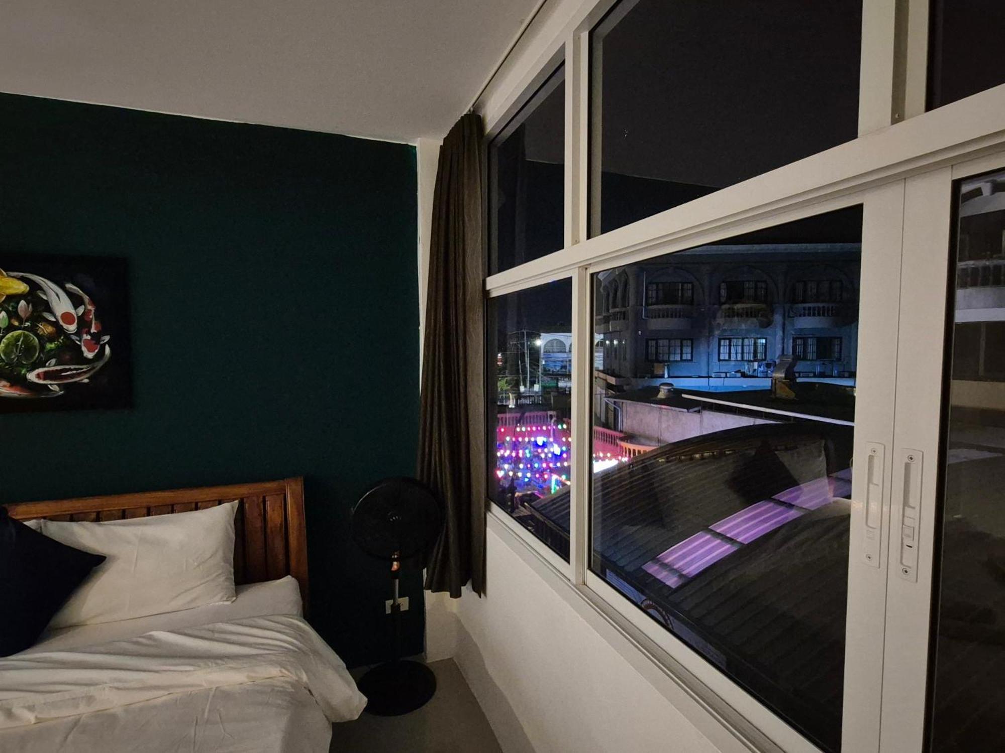 Dorothys Hotel Патая Екстериор снимка