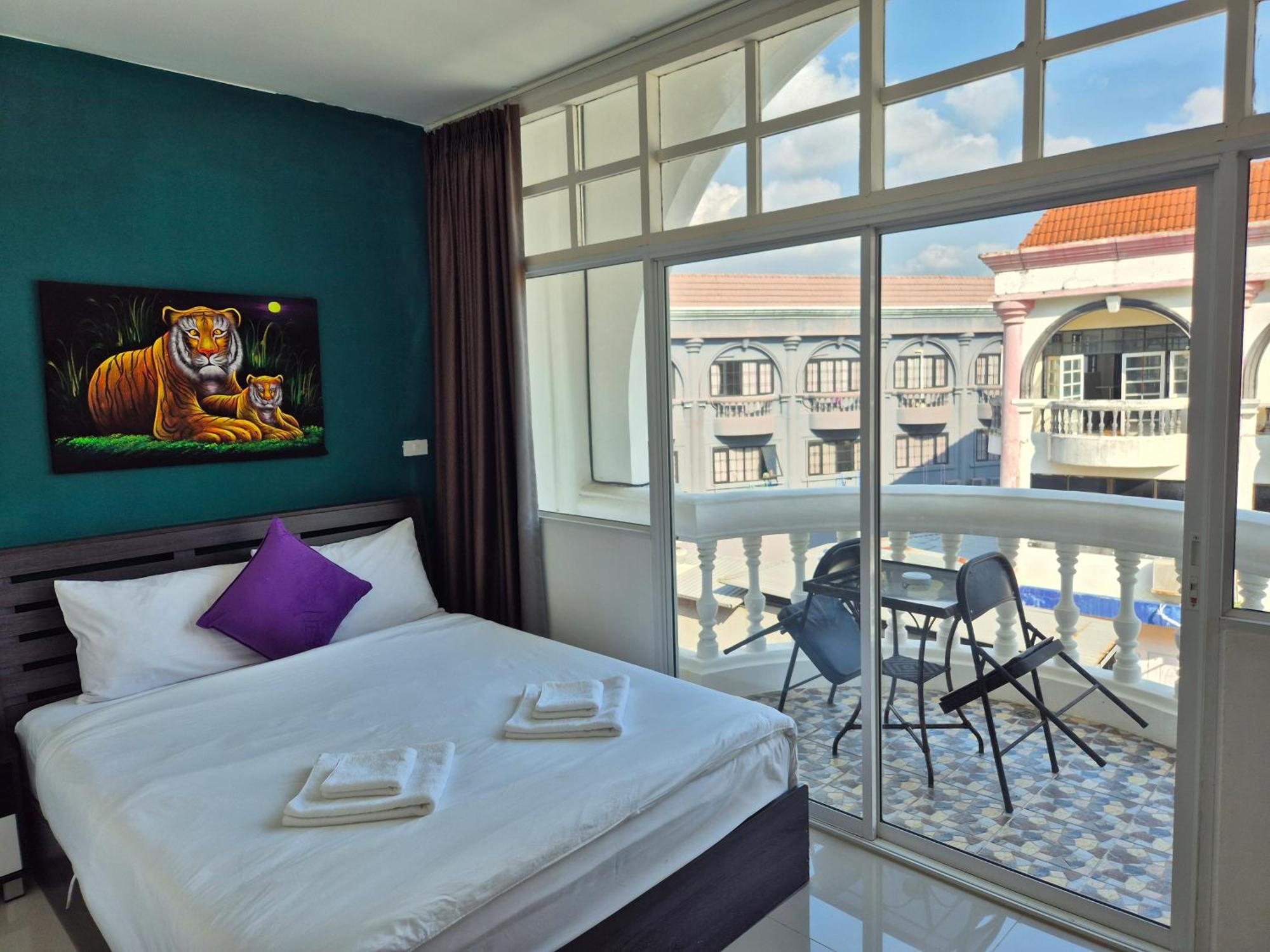Dorothys Hotel Патая Екстериор снимка